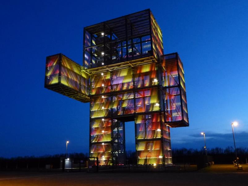 http://www.indeland.de/assets/userfiles/img/locations/indemann/indemann-bei-nacht.jpg